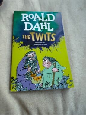 Roald Dahl The Twits Paperback - Yellow & Green Cover
